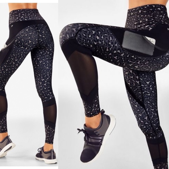 Fabletics High Waisted Leopard Ultracool Leggings - Picture 2 of 16